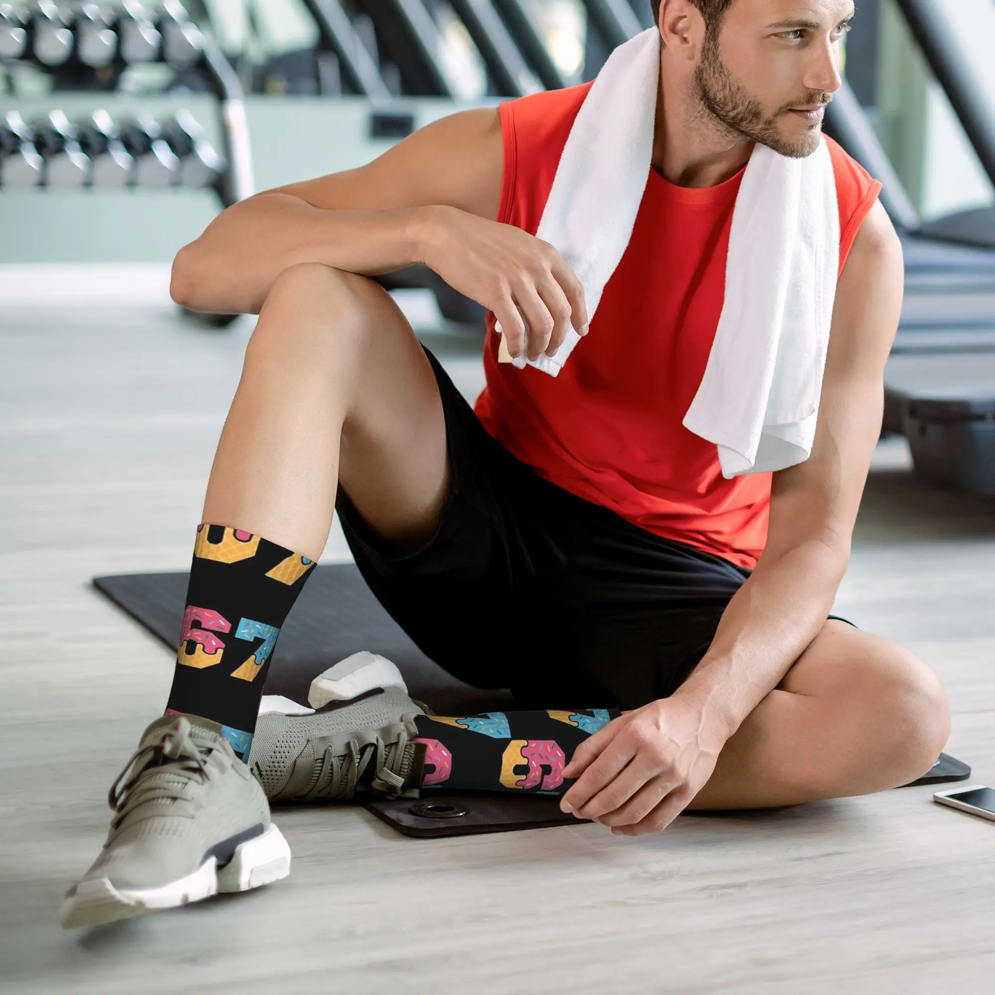 67 الآيس كريم بالتنقيط ميمي ستة سبعة الجنرال ألفا سيلانغ جوارب الرسم الجوارب غير رسمية الربيع عدم الانزلاق الجوارب للجنسين الرجال في الهواء الطلق الجوارب