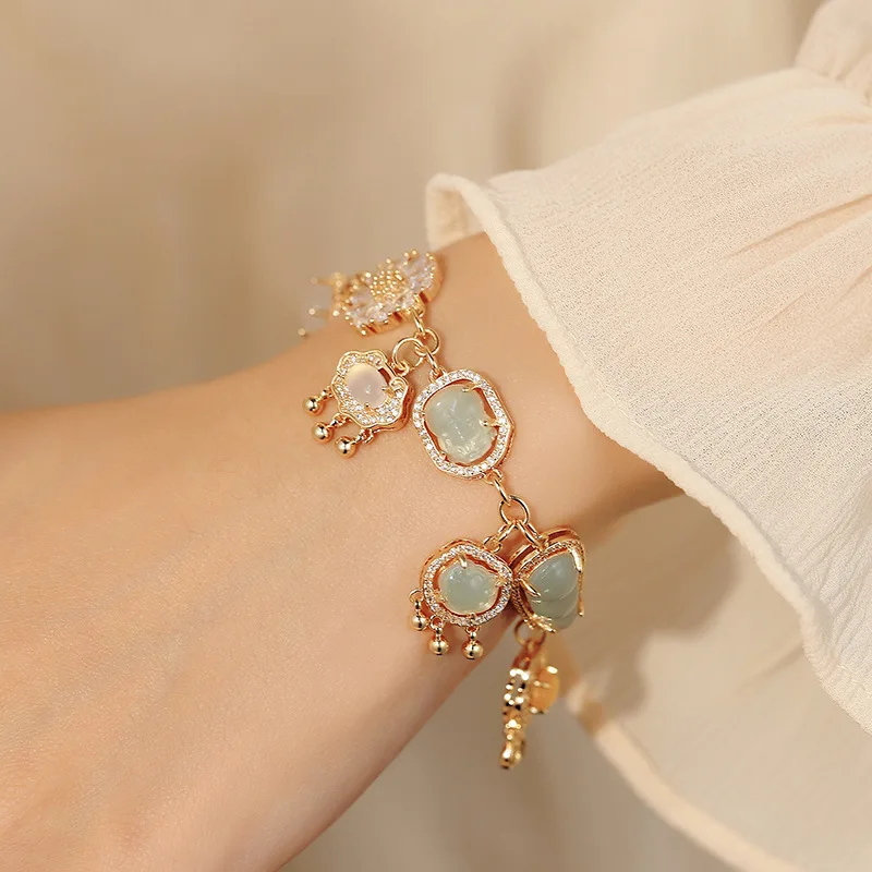 Vintage Ruyi Lock Charms Bracelet Natural Hotan Jade Flower beautiful Bracelets New in Light Luxury Wedding Jewelry Gifts