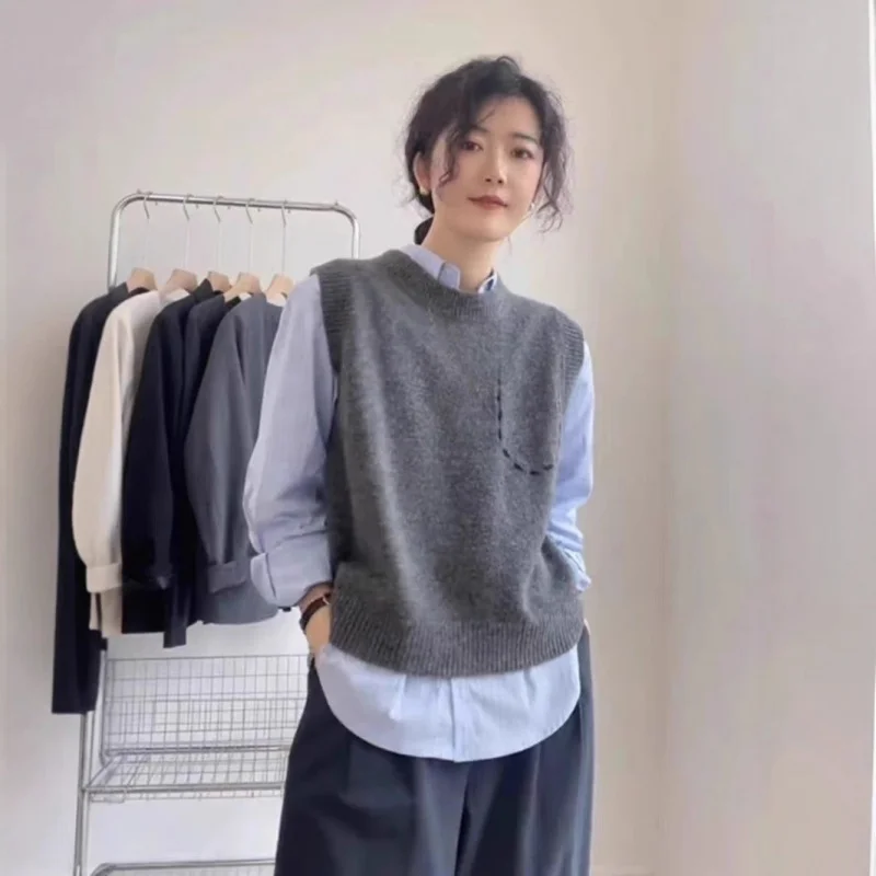 

% Wool Vest Women, Elegant And Versatile, Round Neck Cashmere Sleeveless Knitted Sweater Vest, Layering Essential