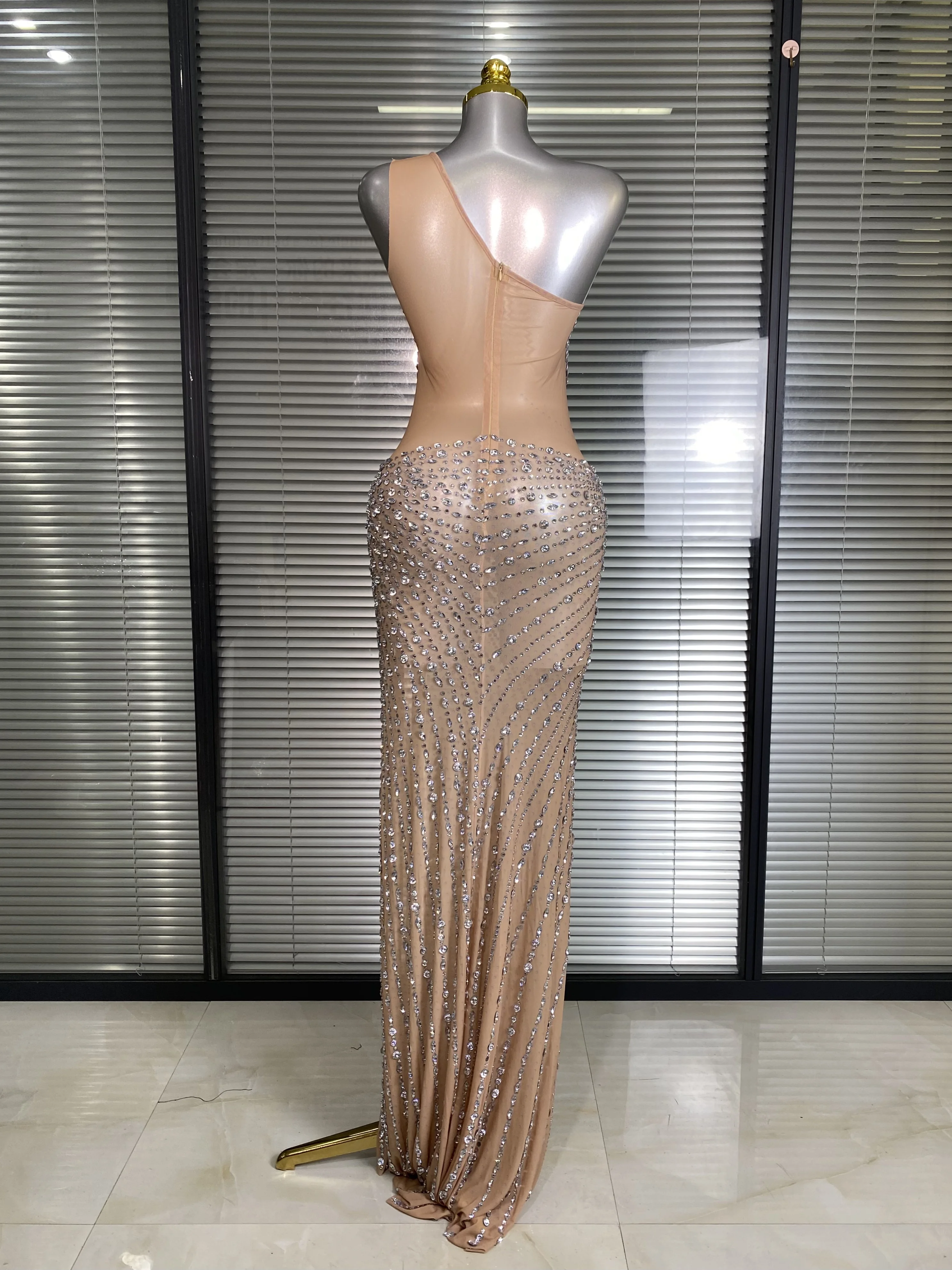 ผู้หญิงเซ็กซี่ตาข่ายโปร่งใสผิวคริสตัลเพชร Maxi ชุดวันเกิด Party เครื่องแต่งกาย Night Club นักร้อง Sheer Dress