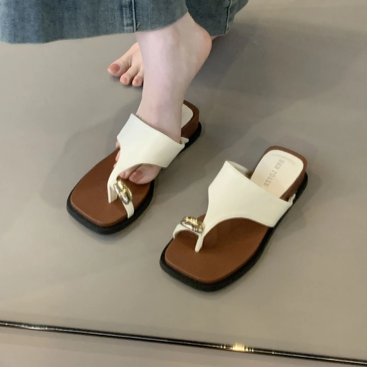 

2025 New Summer French Retro Leopard Print Thong Sandals for Women - Wedge Heel Elevated, Non-Slip Square Toe Slides