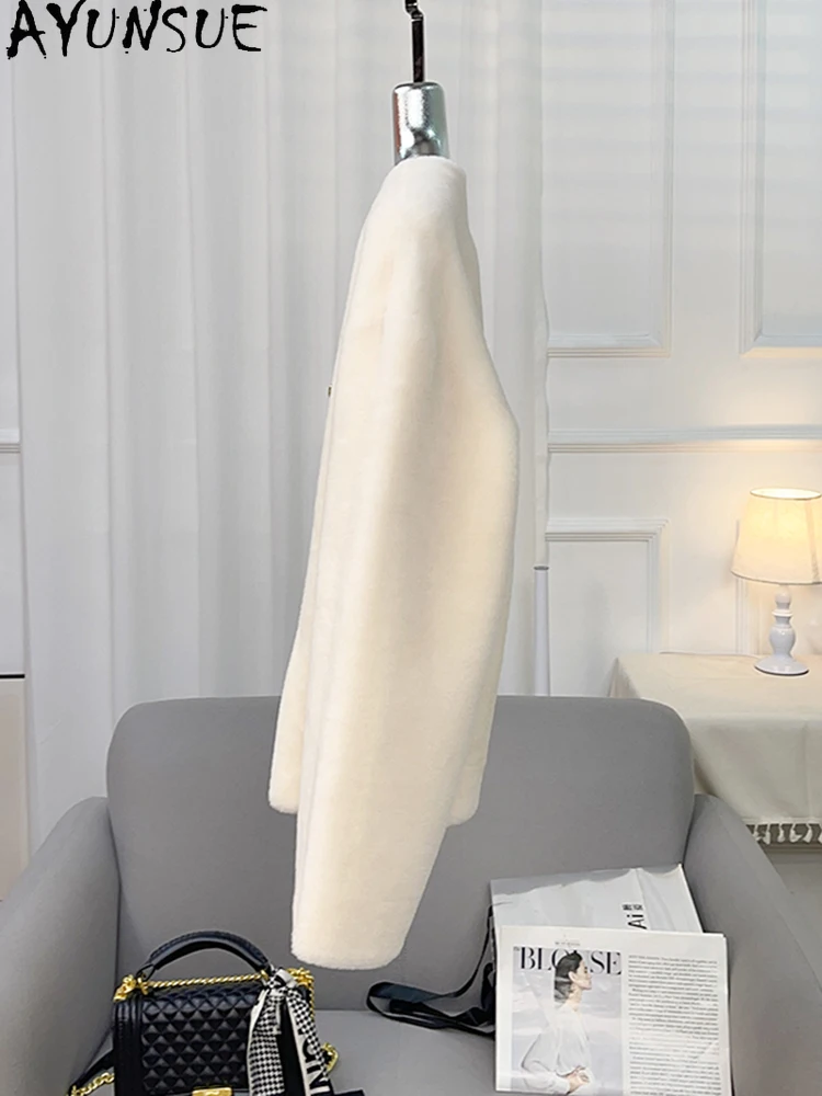 سترات شتوية 100% من فراء الضأن من AYUNSUE سترات نسائية قصيرة أنيقة متينة للنساء ملابس موضة 2025 سترات نسائية Élégante