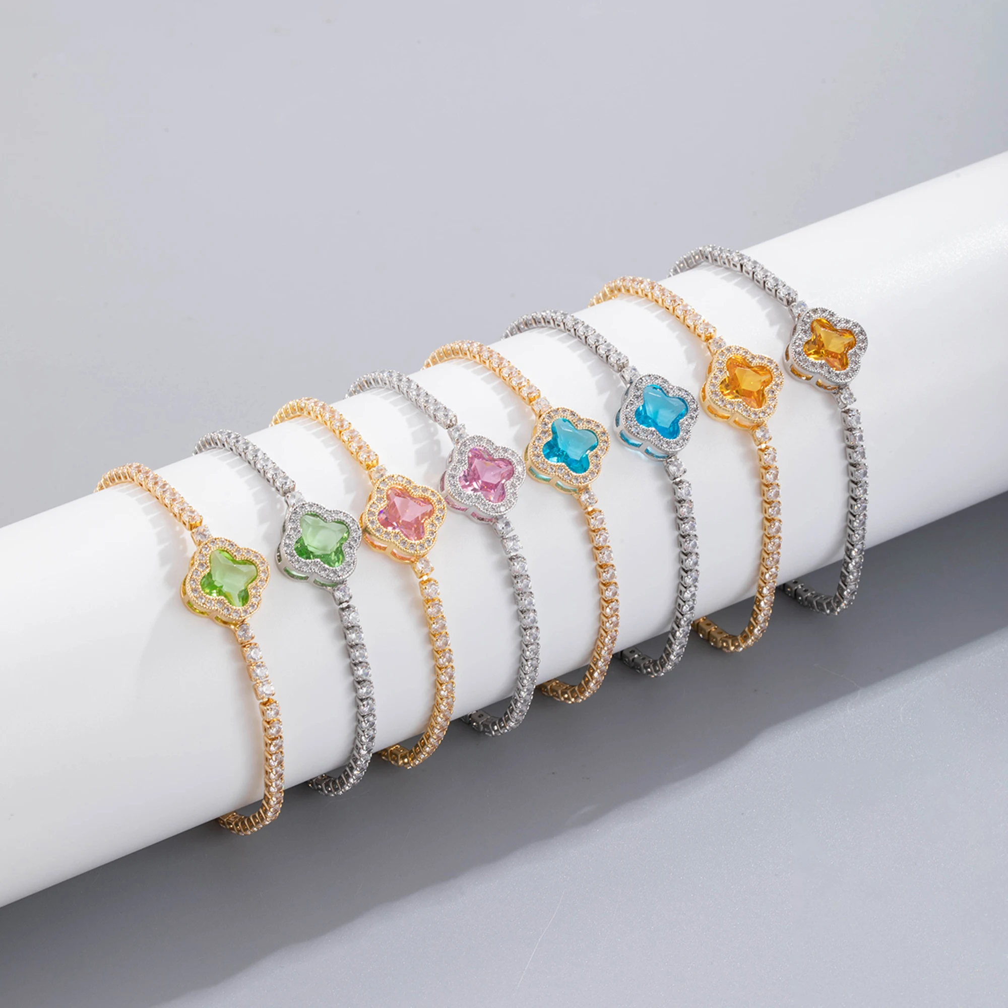 Pulsera de flores de circón para mujer, versátil, simple, pulsera con incrustaciones de diamantes, joyería de mano elegante y moderna, joyería de mano de lujo accessible y de alta gama