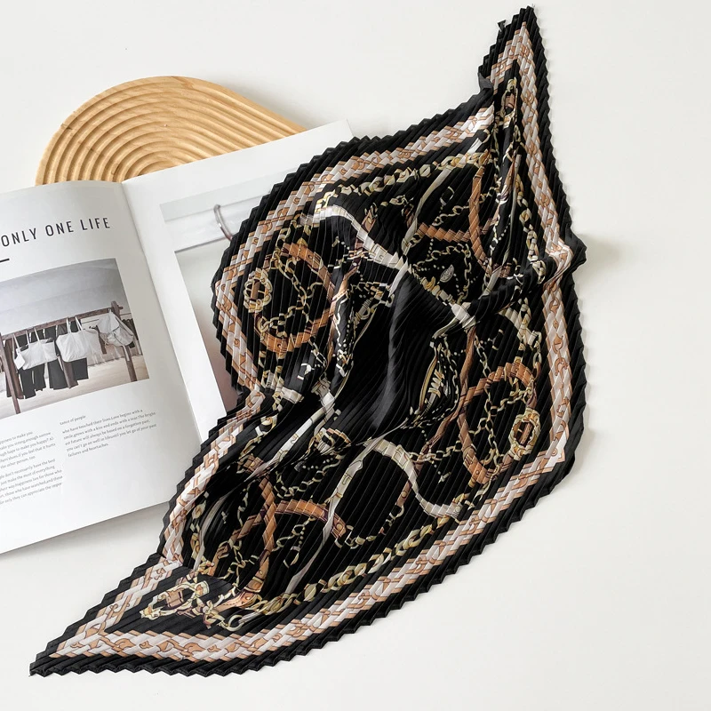 

2025 Retro Pleated Print Women's Gift Neck Scarfs Small Square Shawls Headband Decoration Ladies Tie Scarves Simulation