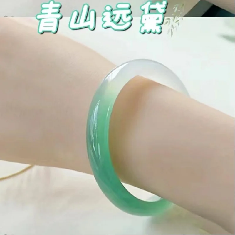 

Qingshan Daibanshan Semi-Water Natural Ice Transparent Chalcedony Bracelet Gradient Green White Agate Fresh Simple Female Certif