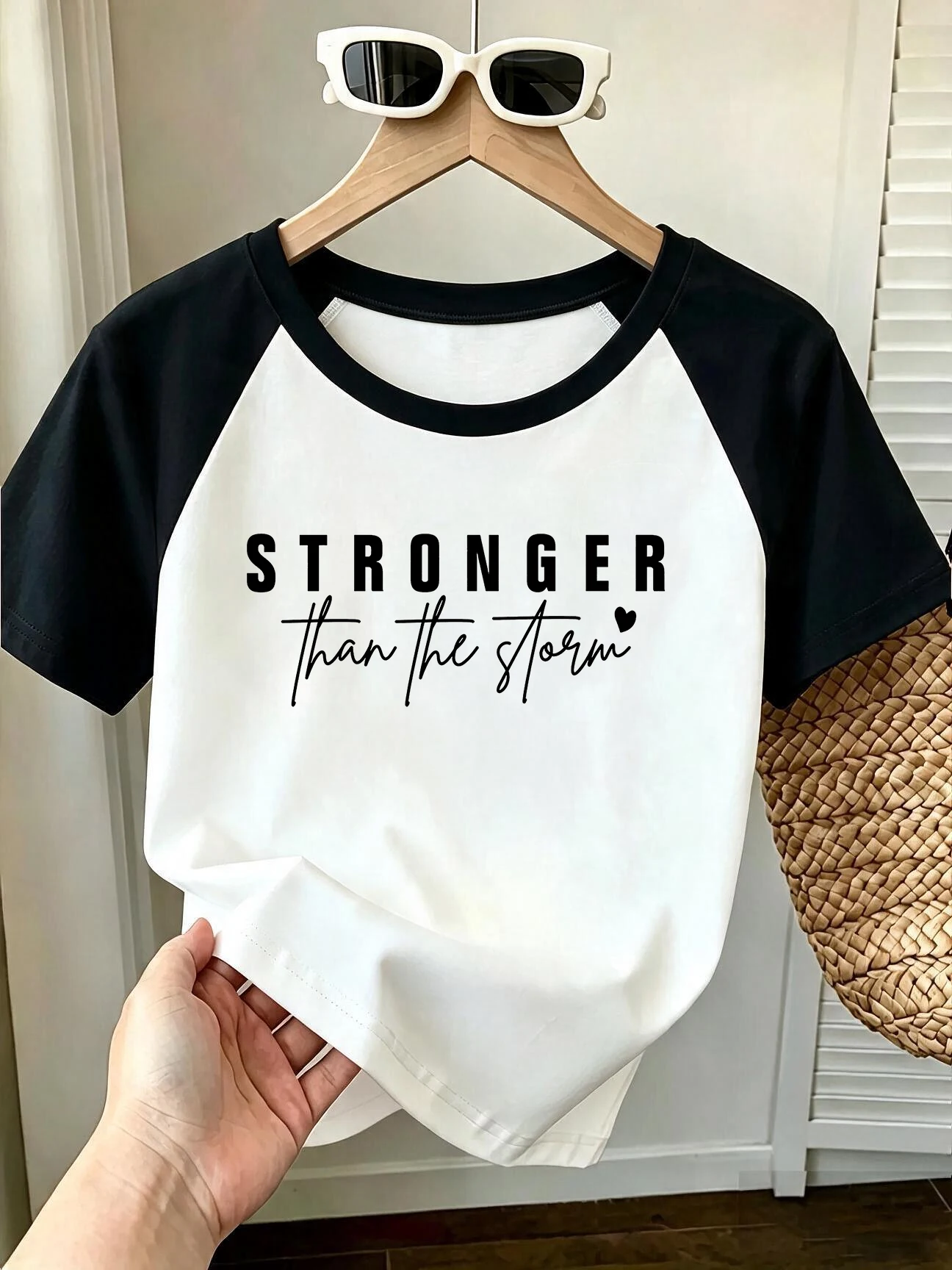 90s Outfit Women's Casual Graphic Tshirt Vintage Raglan Short Sleeve T Shirt with Letter Stronger Print  T-shirt Y2k Clothes