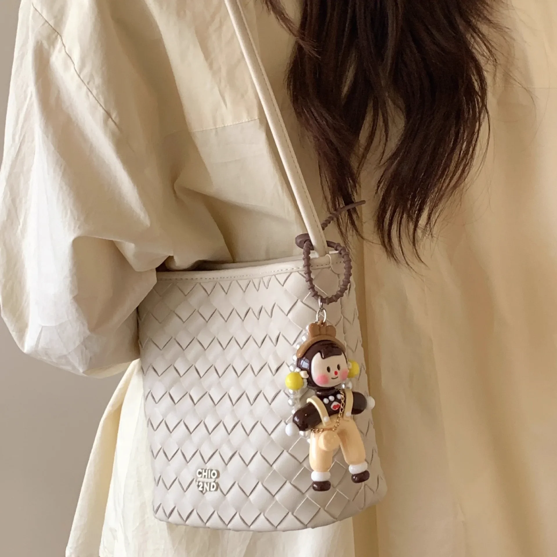 

Elegant Leather Classic Crossbody Bucket Bags Women Luxury Designer Tote Minimalist Stylish Commuter Large Capacity Solid Color