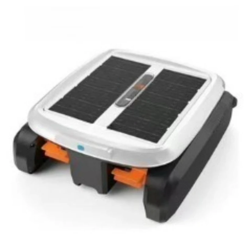 

Pool cleaning robot universal and efficient