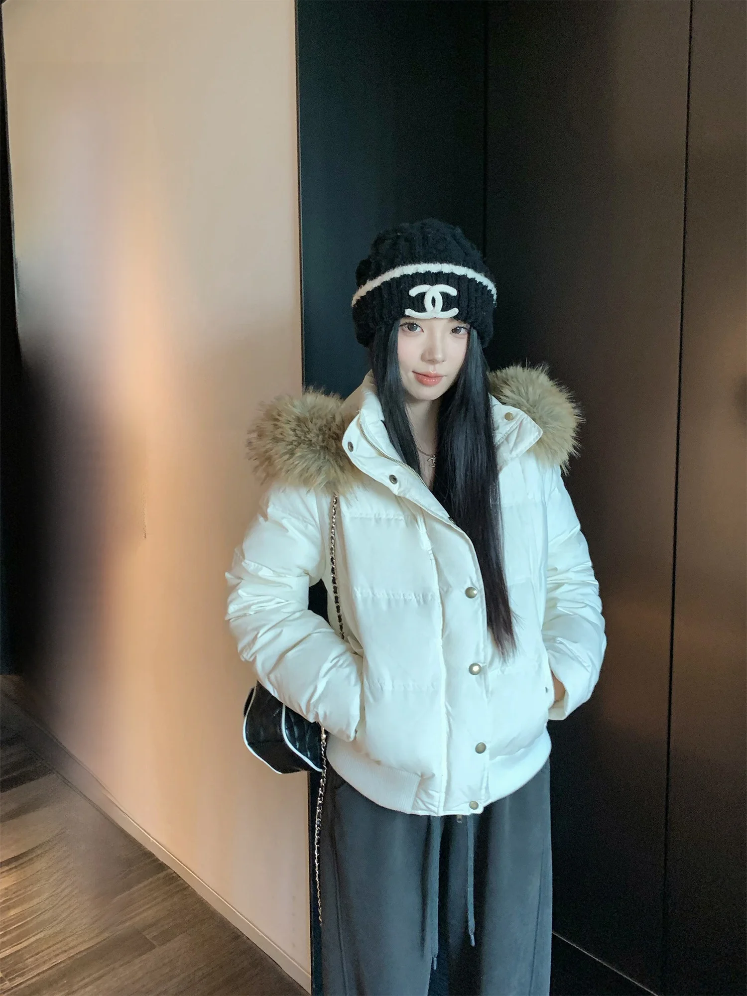 

Белая женская пуховая куртка с капюшоном, теплая зимняя верхняя одежда с большим меховым воротником, London Warm Lane Sle