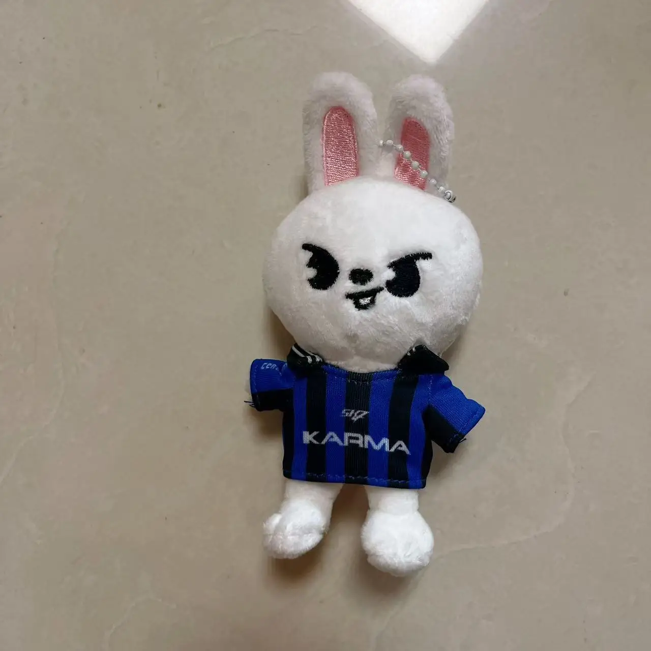 Verdwaalde kinderpop KARMA hanger schattige pluche SKZoo pop