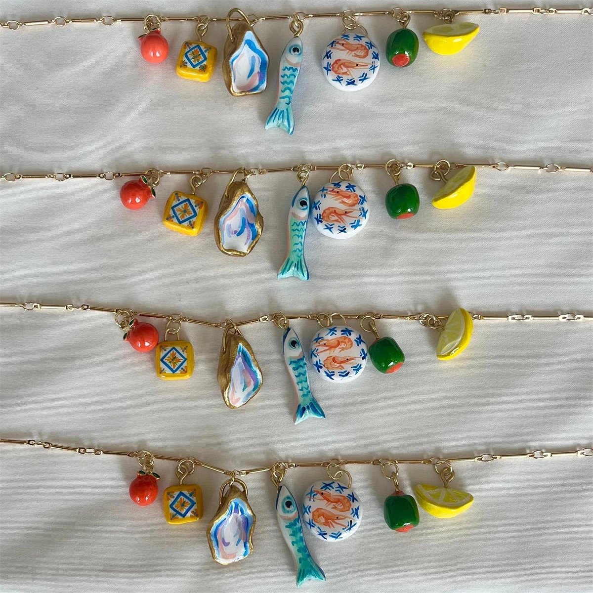 Collar de la serie de alimentos con múltiples colgantes de dopamina, collar con colgante fresco y dulce para mujer chapado en oro