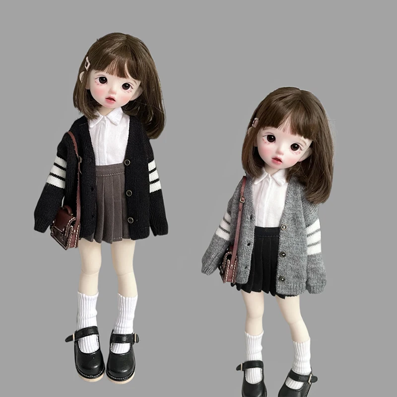 

DLBell 1/6 BJD 30cm Doll Clothes Fashion V-neck Knitted Sweater Casual Cardigan White Shirt and Pleated Skirt Dolls Accessories