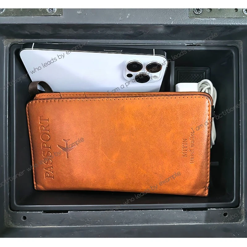 

Ящик для хранения на центральном подлокотнике для 88-04 Nissan Patrol Y60, аксессуар для хранения Safari Y60.