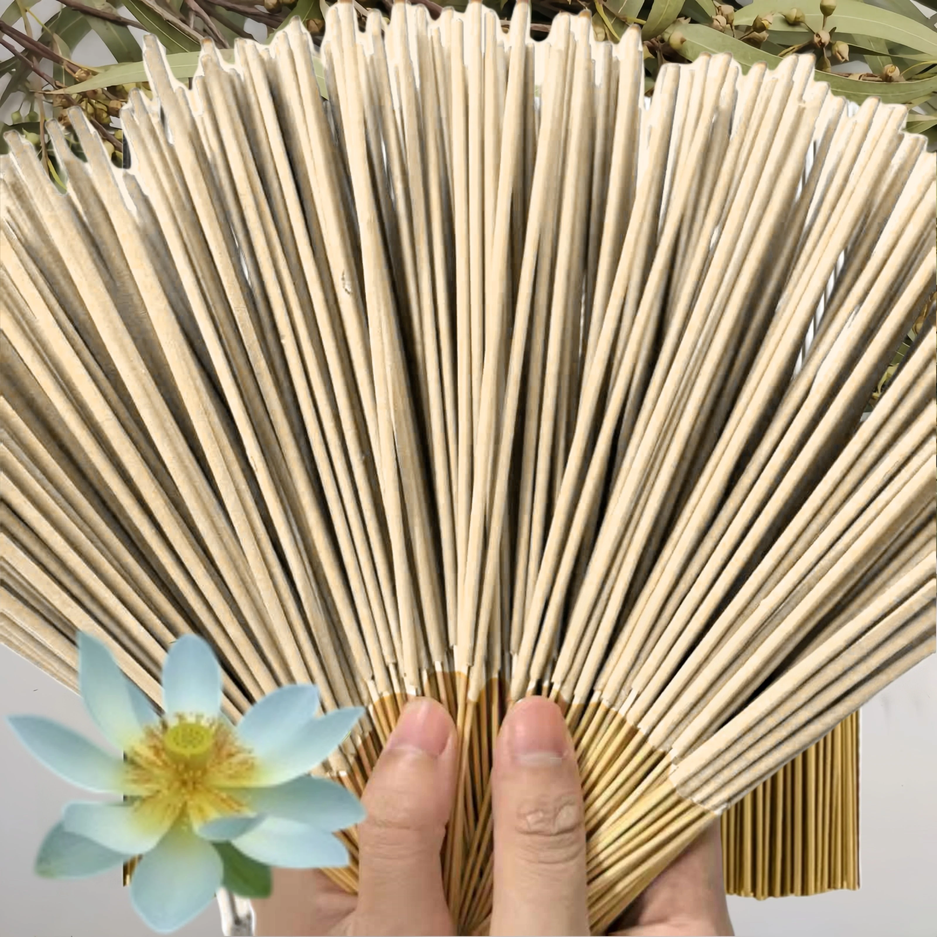 100 Pieces of High-Quality Off-White 8.66-Inch White Lotus Incense Sticks, Natural Materials, Lotus Scent, White Lotus Symbolize