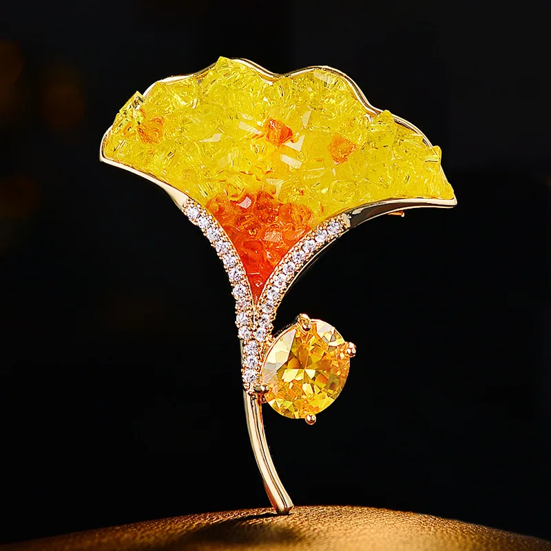 Chinese Style Gradient Crystal Ginkgo Leaf Brooch Micro Pave Zircon Retro Auspicious Lucky Lapel Pin For Suit Coat Jewelry Gift