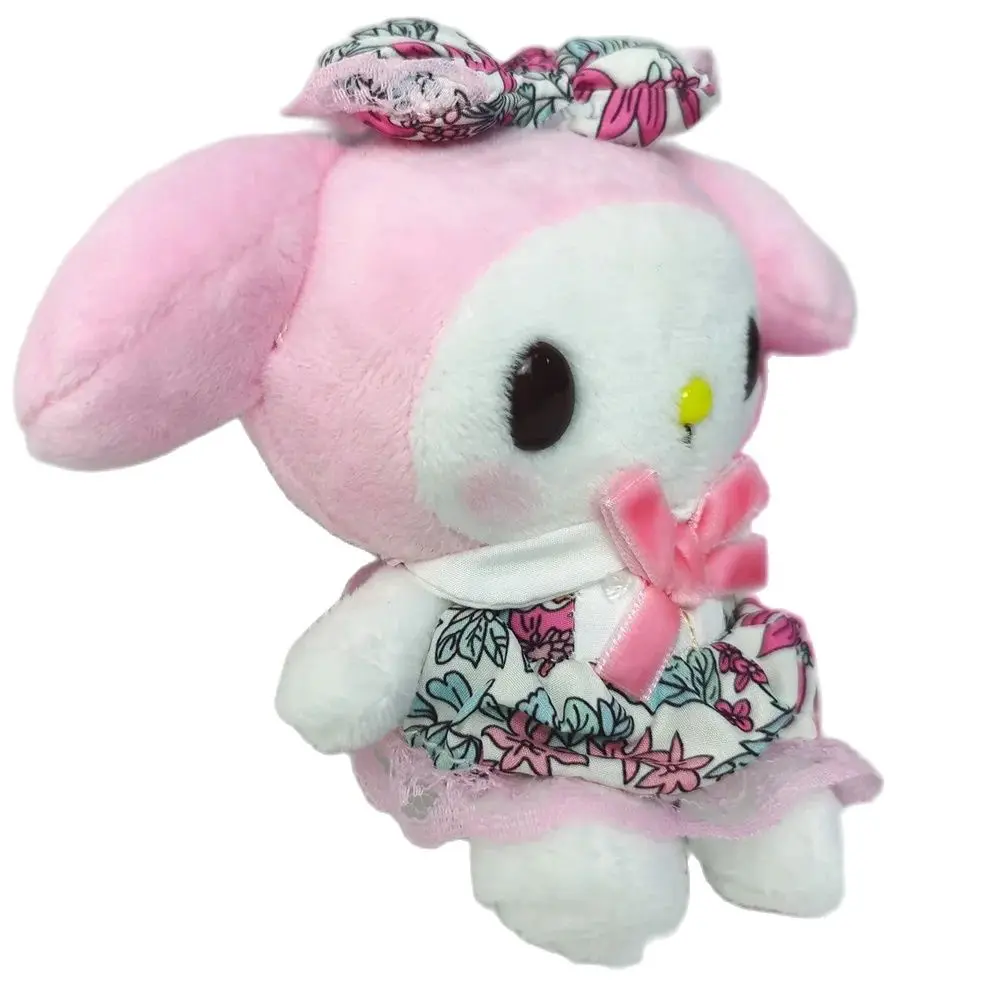 Sanrio My Melody Melo Rabbit con falda floral, juguete de peluche colgante de 5 ", llavero de película de dibujos animados, cuerda, Animal relleno, anillo para bolso de teléfono