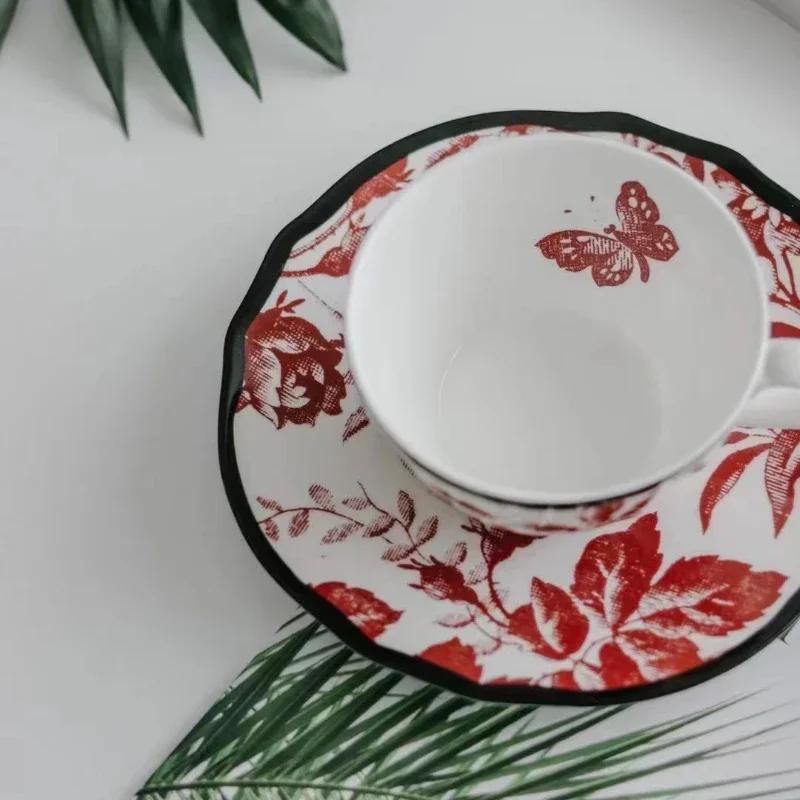 

Nordic Style Bone China Dinner Plate with 45% Bone Meal Content and Dried Leaf Printing for a Chic Afternoon Tea