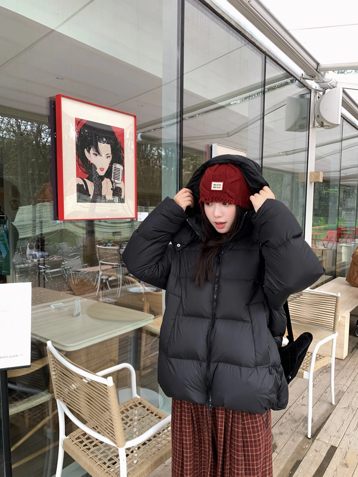 

Легкая пуховая куртка с отстегивающимся капюшоном, высоким показателем наполнения пухом, повседневная, свободного кроя, теплая, для досуга, для женщин