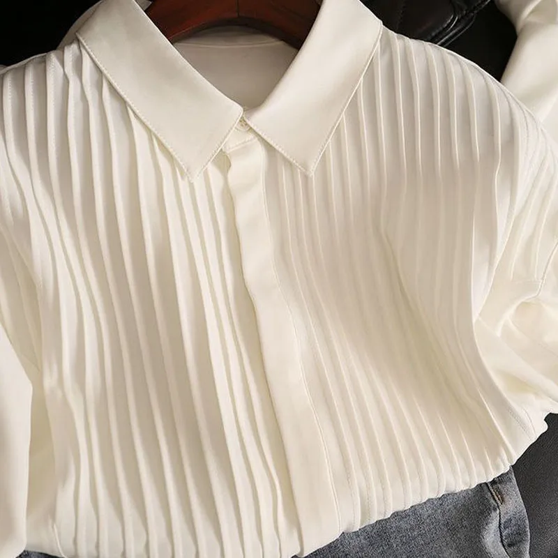 Fashion POLO Collar Pleated Patchwork Women\'s Clothing Spring New White All-match Tops 2023 Women Casual Loose Chiffon Shirt