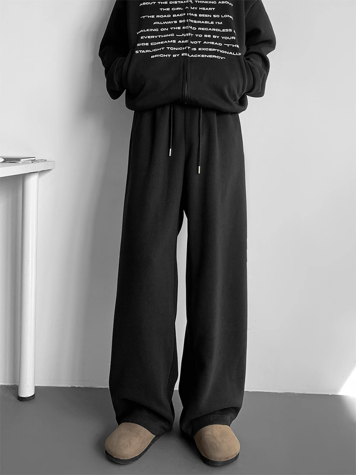 

Сверхмощные мужские осенние и зимние свободные висячие брюки в американском стиле хип-хоп, повседневные универсальные прямые спортивные брюки