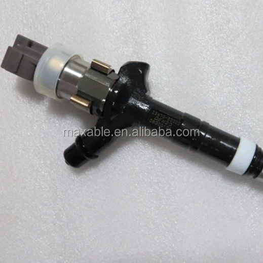 2026 095000-0510 Common Rail Injector for X-Trail T30 2.2L 16600-8H800, 16600-8H801