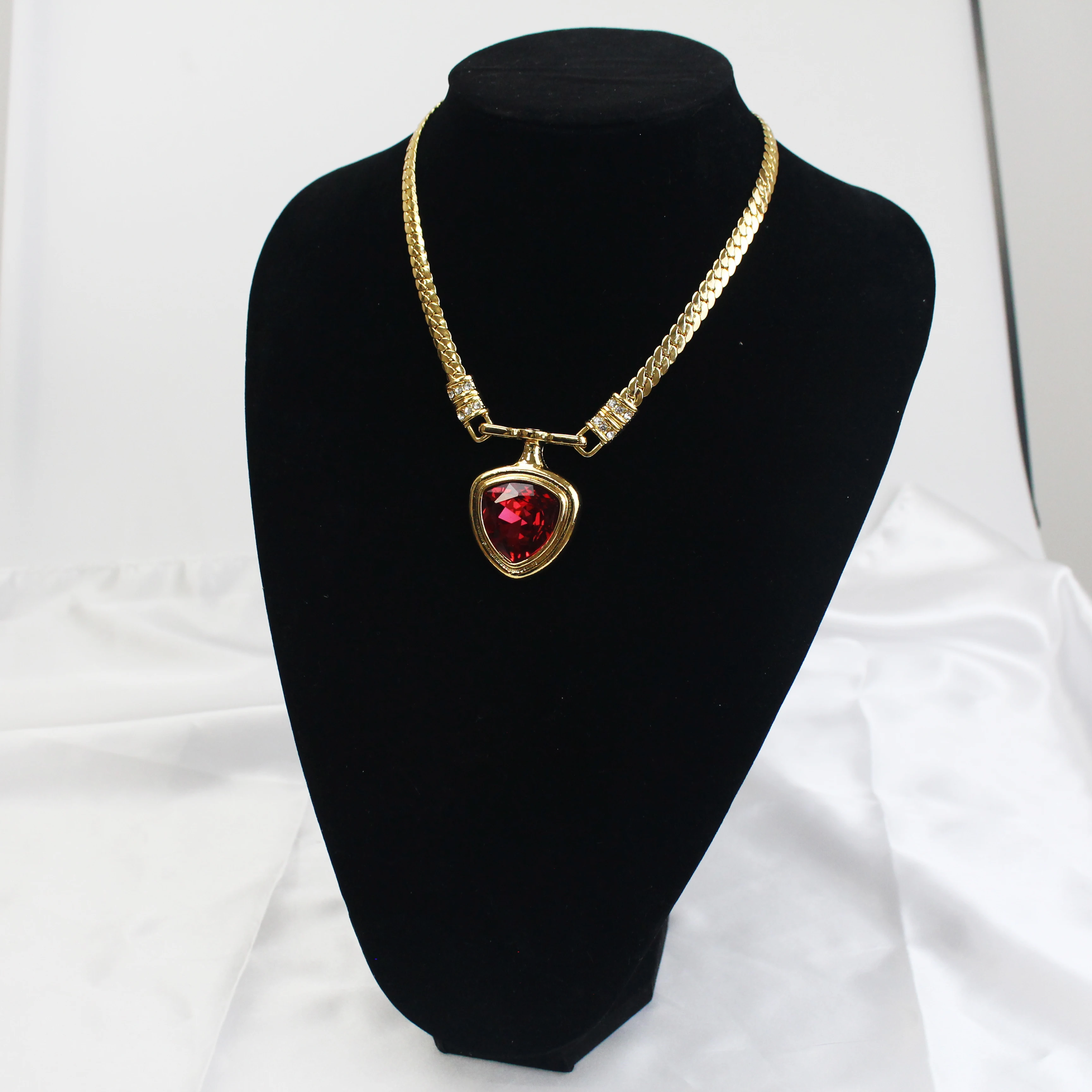 

Hot Selling High Quality Long Necklace for Women Ruby Inlaid Gold Plated Fashion Beaded Jewelry