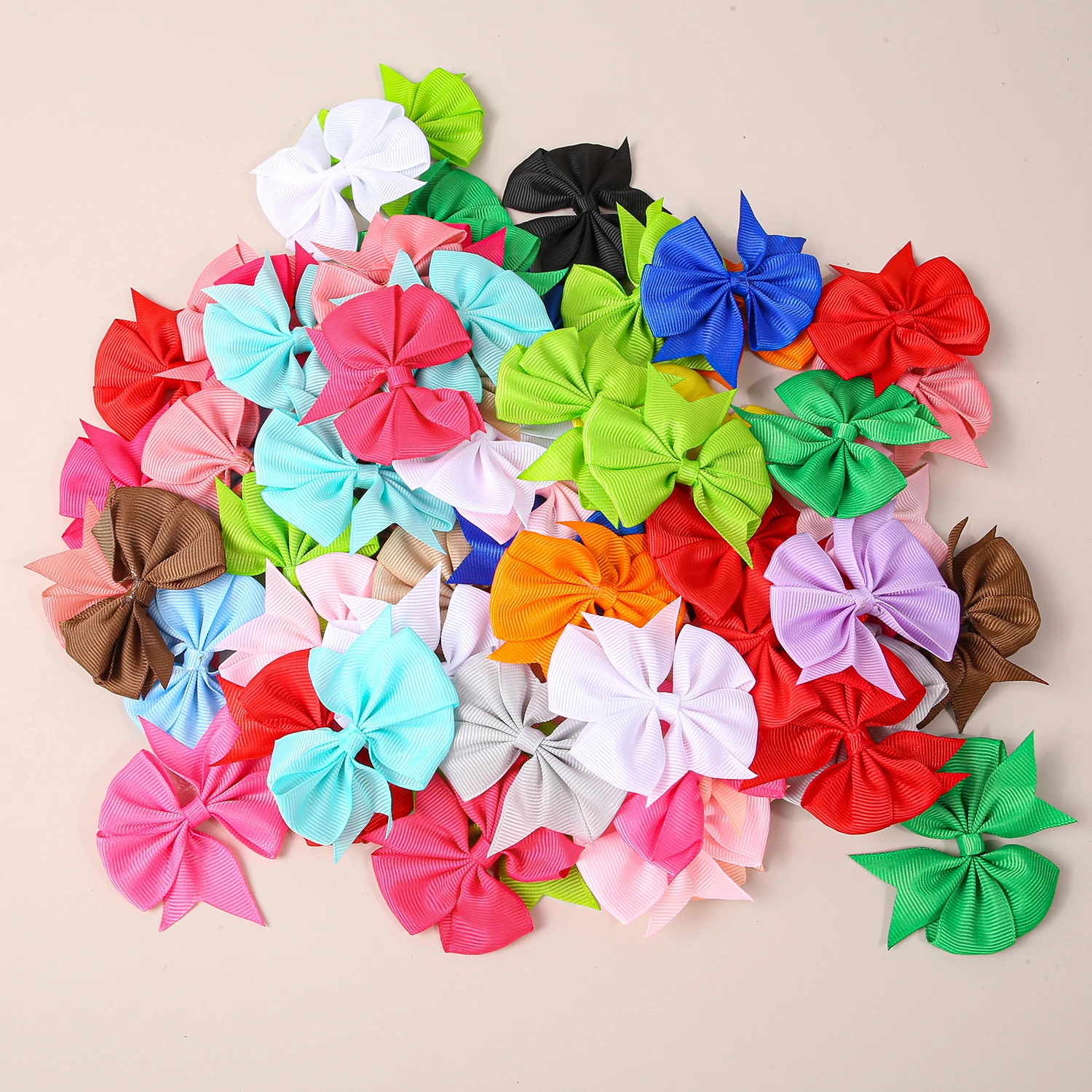 20 szt. Satynowych Kokardek z Kolorowej Poliestrowej Wstążki do Rękodzieła DIY, Dekoracji Ślubnych, Ozdób do Włosów i Dodatków do Odzieży