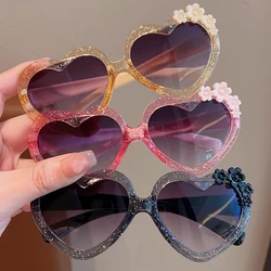 2023 Baby Girls Cute Acrylic Heart Shape Flowers UV400 Sunglasses Children Outdoor Sun Protection Sunglasses Kids Sun Glasses