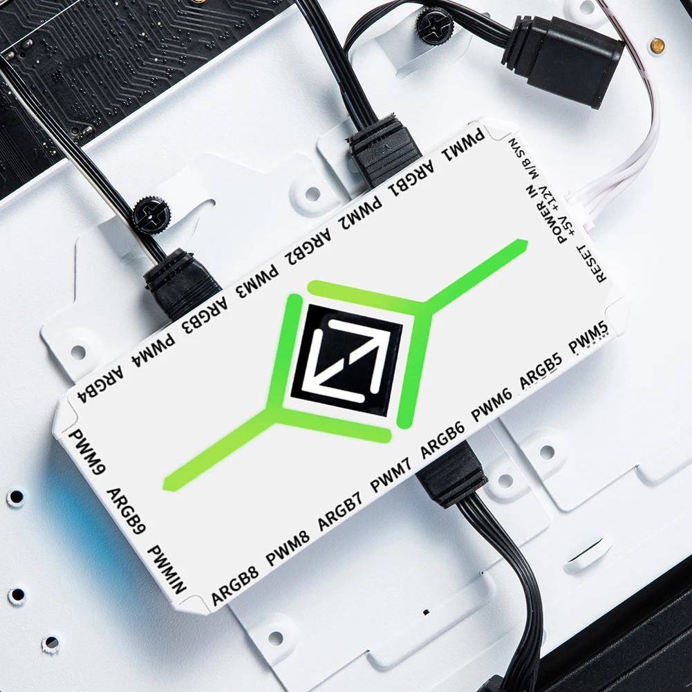1 إلى 9 منافذ 3 في 1 PWM محور مروحة مغناطيسي الفاصل 4 دبوس PWM محور شفط مغناطيسي مع جهاز التحكم عن بعد لحافظة الكمبيوتر PWM وARGB Hub Splitter