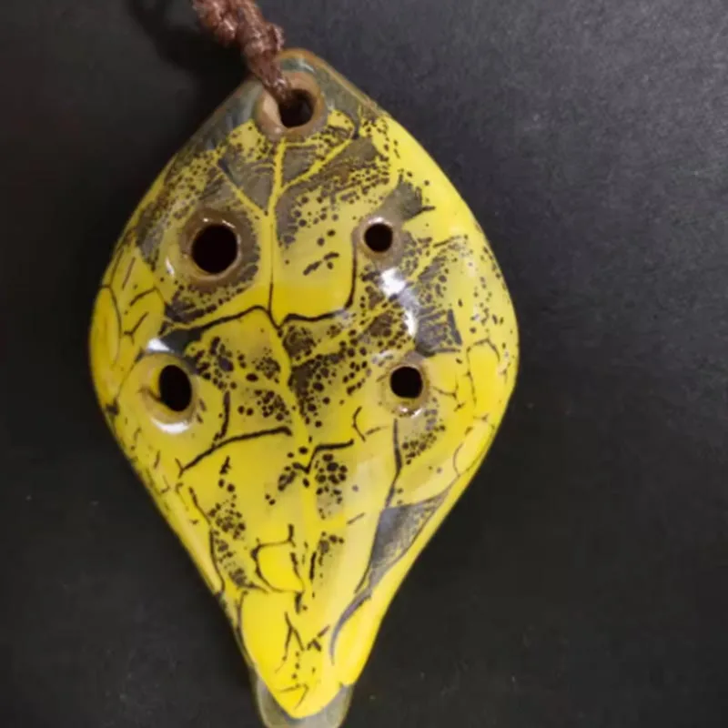 1pc ancient Chinese style ocarina, six-hole handmade ocarina instrument, pleasant sound, with lanyard, like a leaf