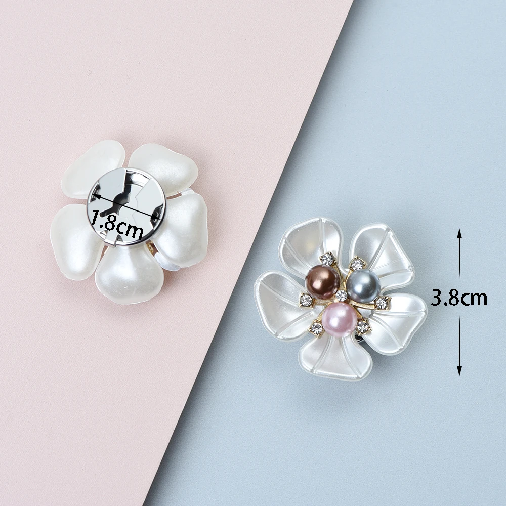 2Pcs Imitation Shell Pearl Petal Flower Button Cover Luxury Shirt Sleeve Button Elegant Copper Cufflinks Accessories for Women