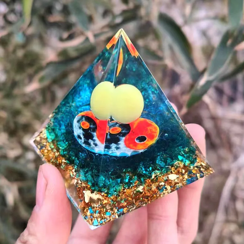 Pyramid Crystal Gravel Epoxy Resin Home Desktop Handmade Ornaments Gift Auspicious Feng Shui