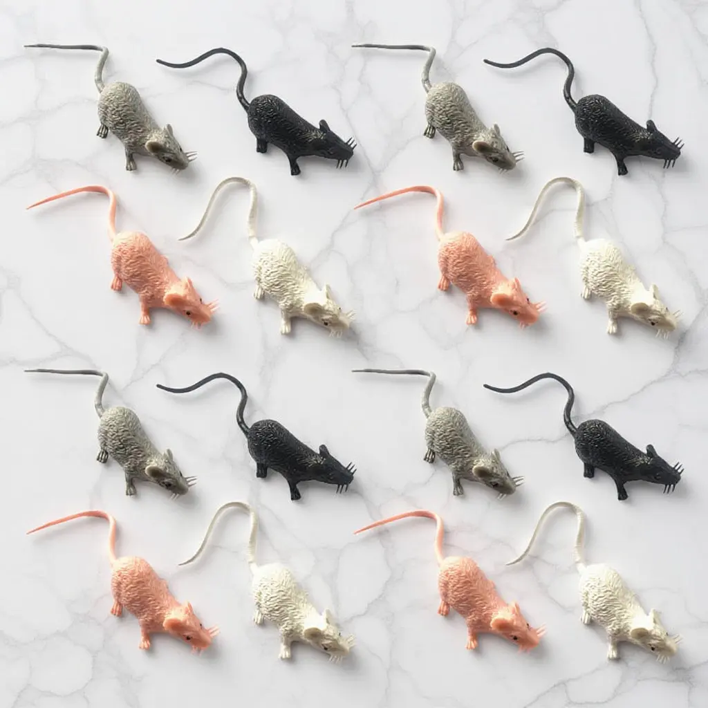 

16Pcs Lifelike Plastic Mice Tiny Realistic Rats for Halloween Pranks Garden Decor Party Favors Scary Atmosphere Home Display