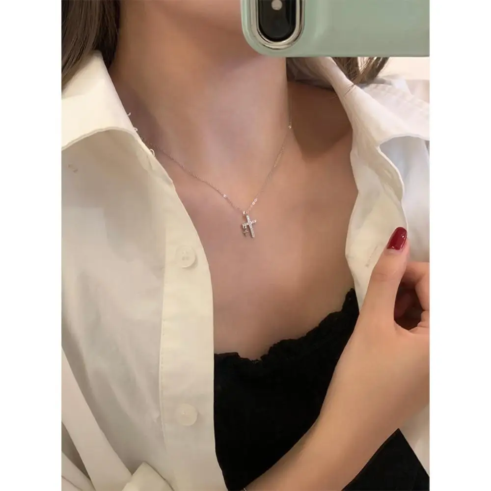 Новый-простой-крест-креативный-тренд-нишевый-светильник-роскошный-кулон-ожерелье-женская-циркониевая-цепочка-на-ключицу-модные-аксессуары-с-подвеской