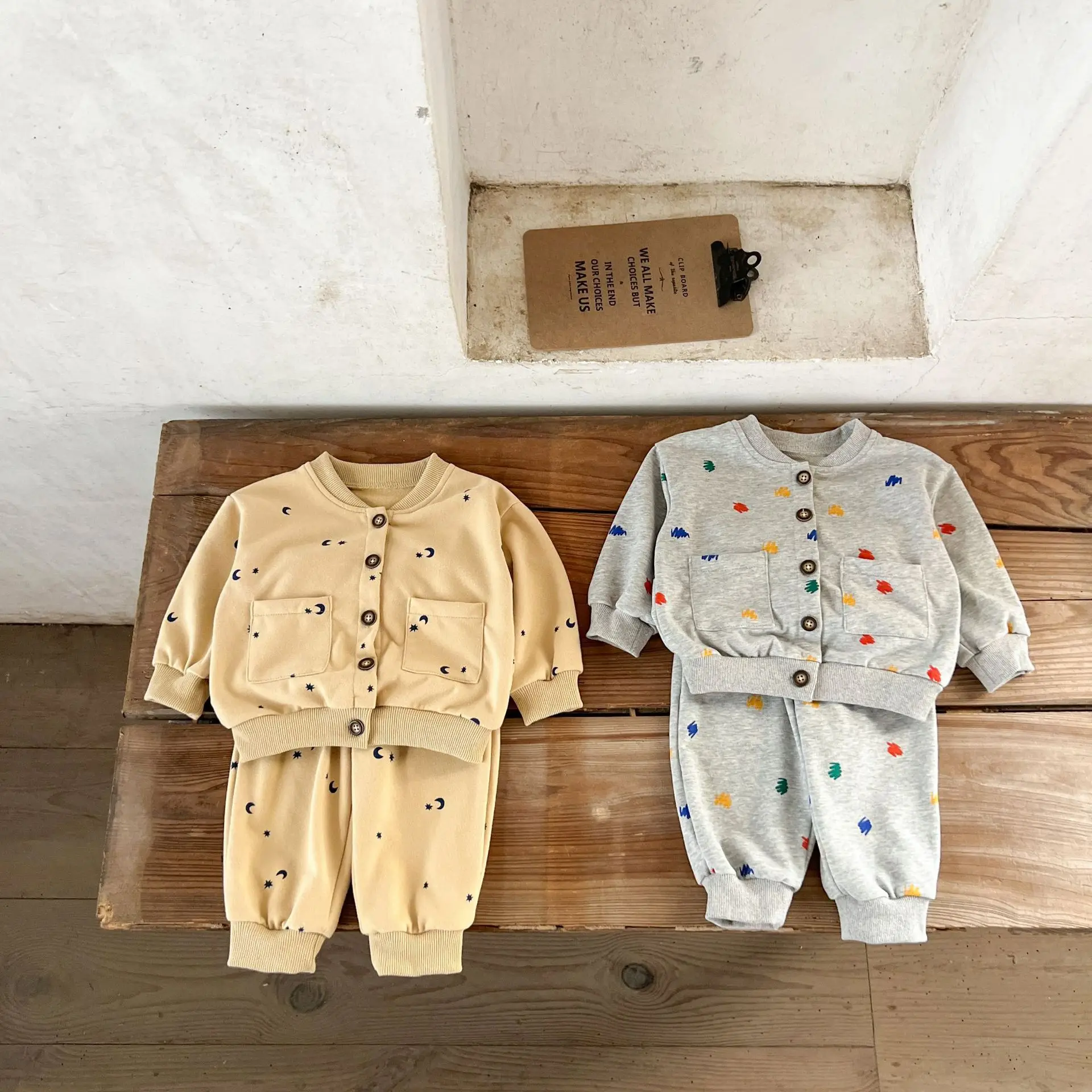 

Ins весенне-осенний кардиган в европейском и американском стиле для мальчиков и девочек, комплект свободных штанов, комплект с детским мультяшным принтом