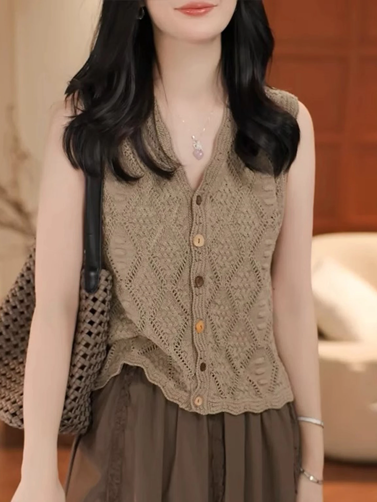 

Корейский Sle Chic, винтажный вязаный жилет кофейного цвета с v-образным вырезом, женский летний утягивающий топ для похудения, прямой крой, Regula...