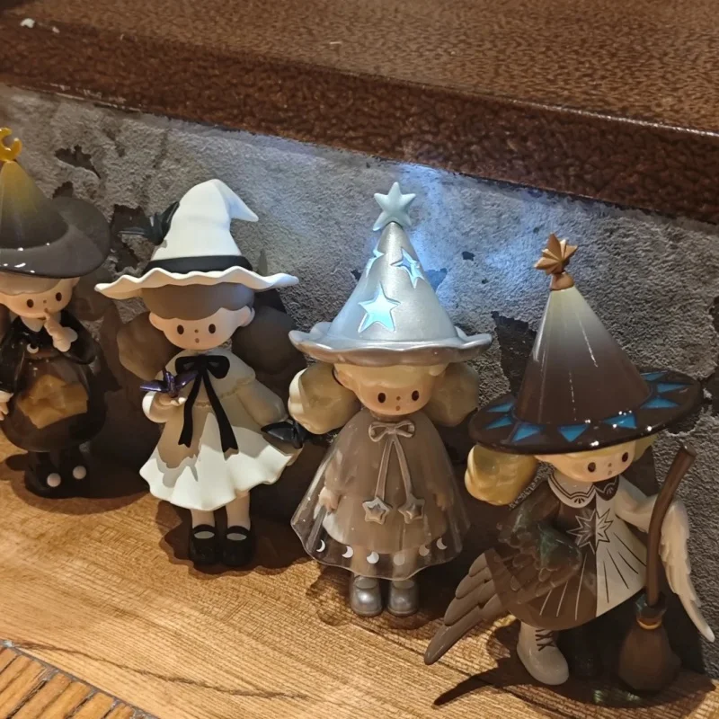 Nowość w magazynie Oryginalna seria Molinta Chasing Light Blind Box Kawaii Doll Mystery Box Anime Figure Room Decoration Collection Gift