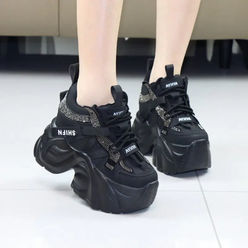 

Женские кроссовки для бега на открытом воздухе, 12 см, низкие, дышащие, на шнуровке, на толстой платформе, с блестящими стразами, для джоггинга