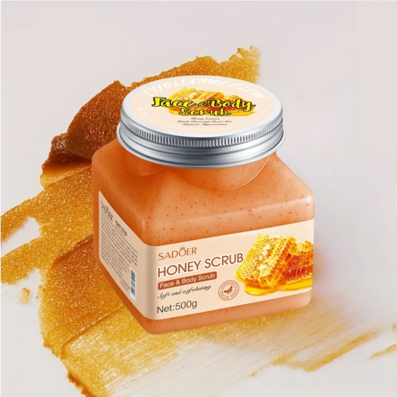 Exfoliante y Limpiador de Miel de 500g, Rico en Extracto de Miel, con un Aroma Encantador, Fragancia Duradera y una Textura Similar a la de un Helado que Deja la Piel con Sensación Fresca. Las partículas de exfoliación fina pueden penetrar eficazmente y limpiar profundamente la piel. Después de enjuagar con agua limpia, la piel es suave y delicada. Apto para todo tipo de piel, y se puede usar tanto por hombres como por mujeres. Productos Esenciales para el Baño.