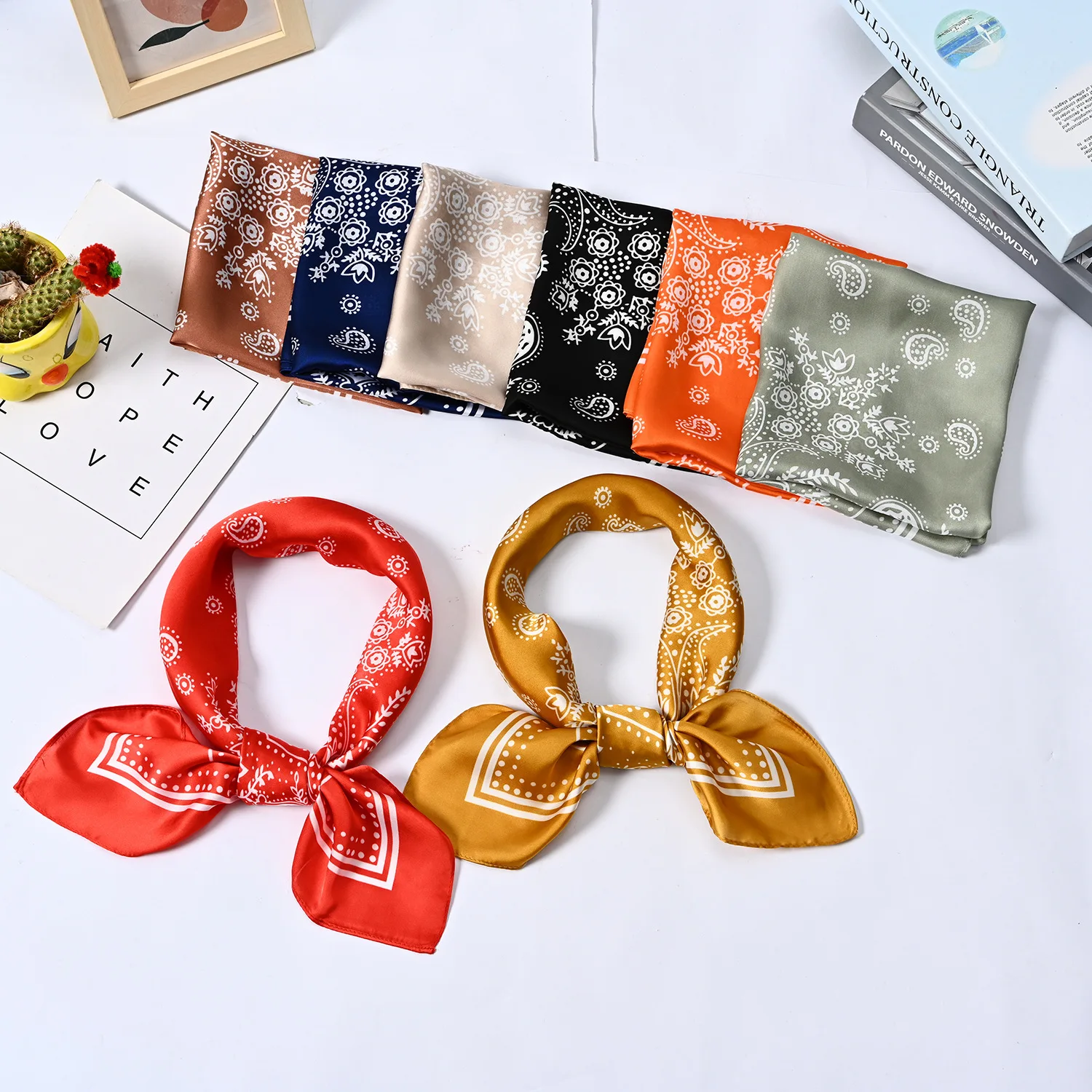 Syhood 70 cm quadratische Satin-Kopftücher, Satin-Bandanas für Damen, Satin-Stirnband-Schals, Seidengefühl-Schal, Boho-Kopfbedeckung – Detail 1