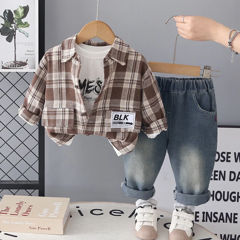 abbigliamento-per-bambini-coreano-2026-nuova-collezione-primavera-set-3-pezzi-per-bambino-0-5-anni-camicie-a-quadri-t-shirt-jeans-outfit-casual-per-bambini