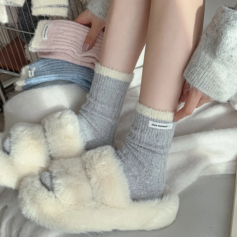 

New Women Socks Thick Simple Casual Long Letter Fashion Winter Warm Socks Female Breathable Home Comfy Floor Socks High Quality
