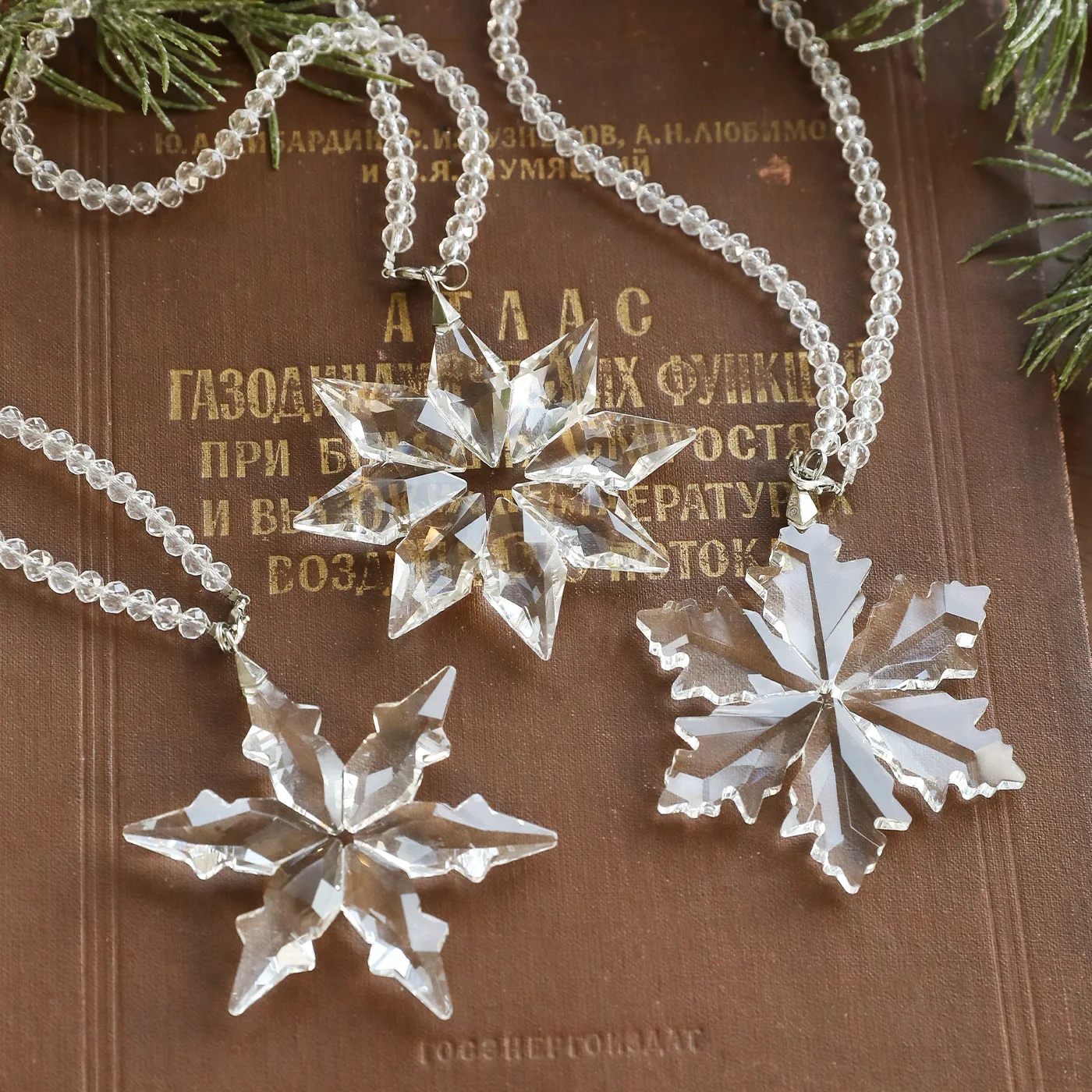 

Crystal Transparent Snowflake Pendant Glass Six-pointed Star Decoration High-end Light Luxury Christmas Tree Pendant