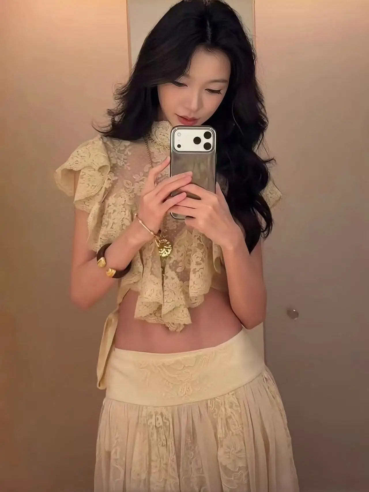 Camisa de encaje con bordado pesado para mujer, cuello medio alto, transparente, con lazo de mariposa, blusa estilo victorian...