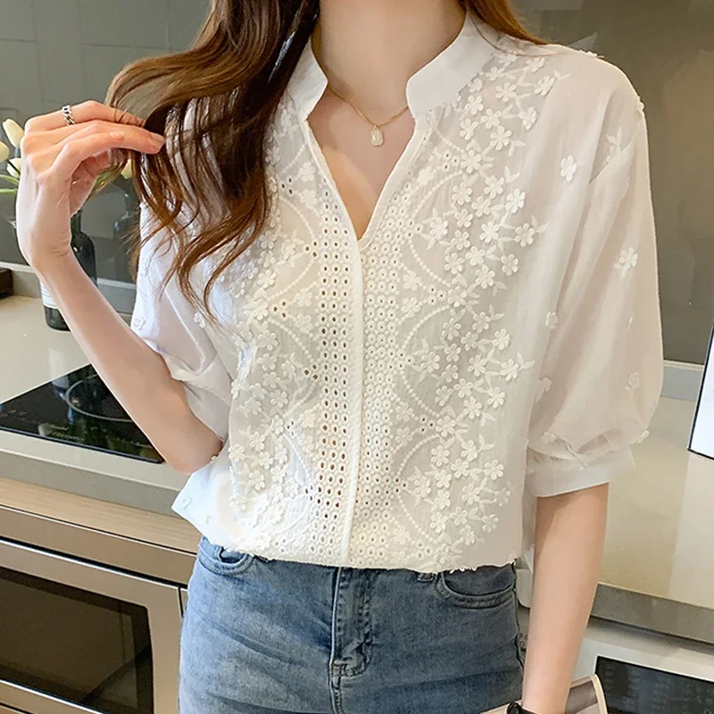 New Short Sleeve Blouse Women 2024 V-neck Women\'s Clothing Fashion Summer Tops Woman Embroidery Cotton White Shirts Blusas 14204