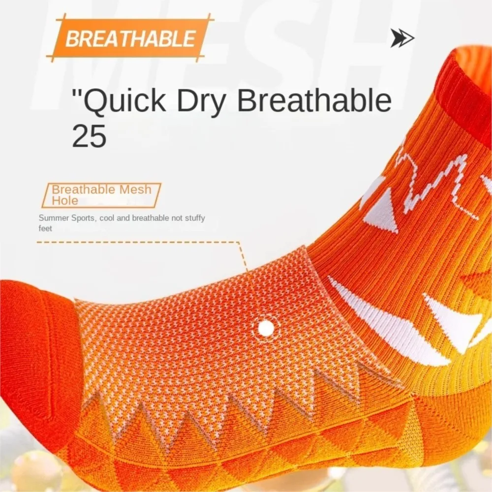 جديد الكبار جورب الرياضة طاقم فستان رياضي الرجال تشغيل الصيف المضادة للرائحة المهنية ماراثون منشفة أسفل كرة السلة B3W66