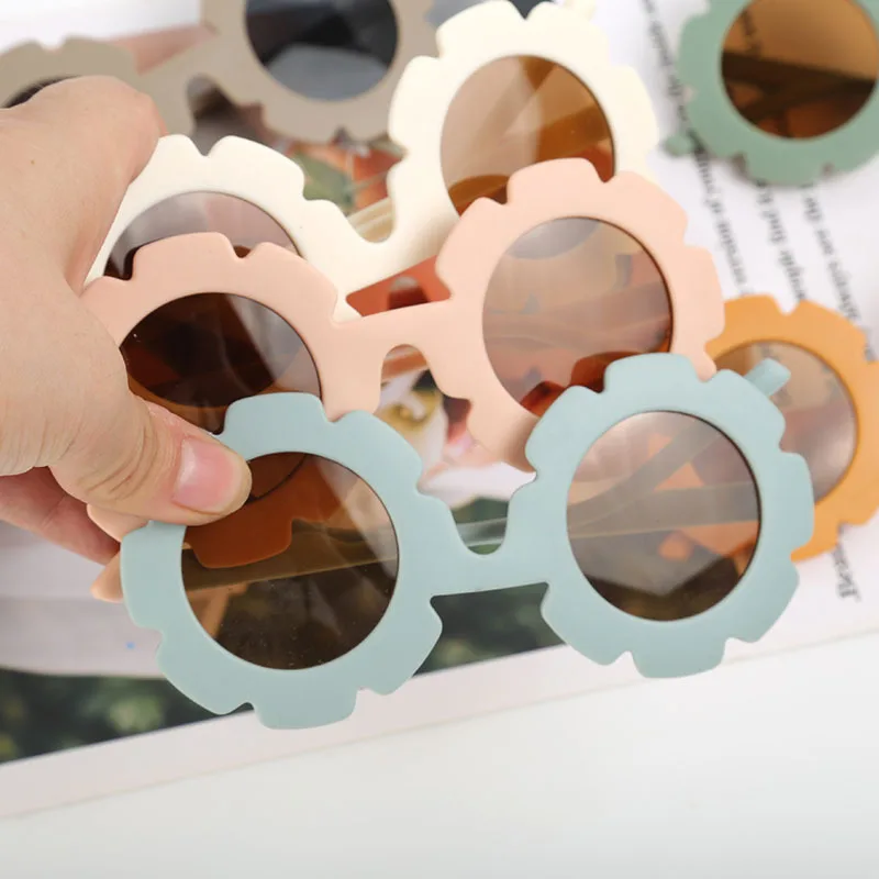 Nowe urocze wielokolorowe okulary przeciwsłoneczne w kształcie słonecznika dla chłopców i dziewcząt, okulary przeciwsłoneczne w stylu outdoorowym odporne na promieniowanie UV, okulary dla dzieci — zdjęcie 3