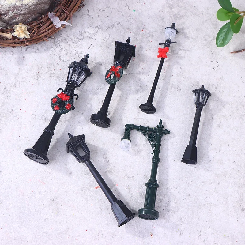 2/12 Uds. Mini farolas navideñas para casa de muñecas, farolas de jardín, modelo de simulación, adornos de luces en miniatura, decoración del hogar