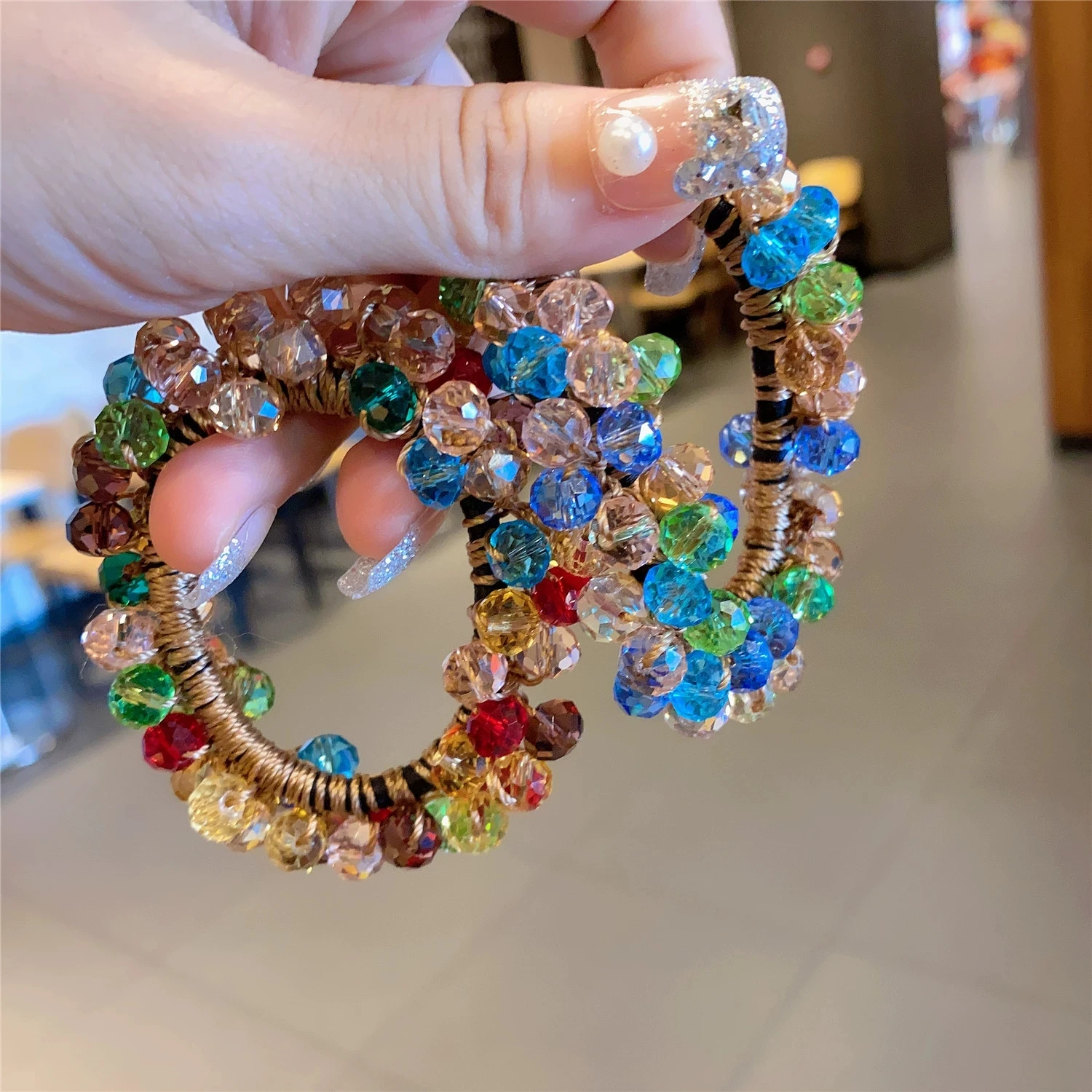 Рисунок 2 - Красочная резинка для волос с кристаллами