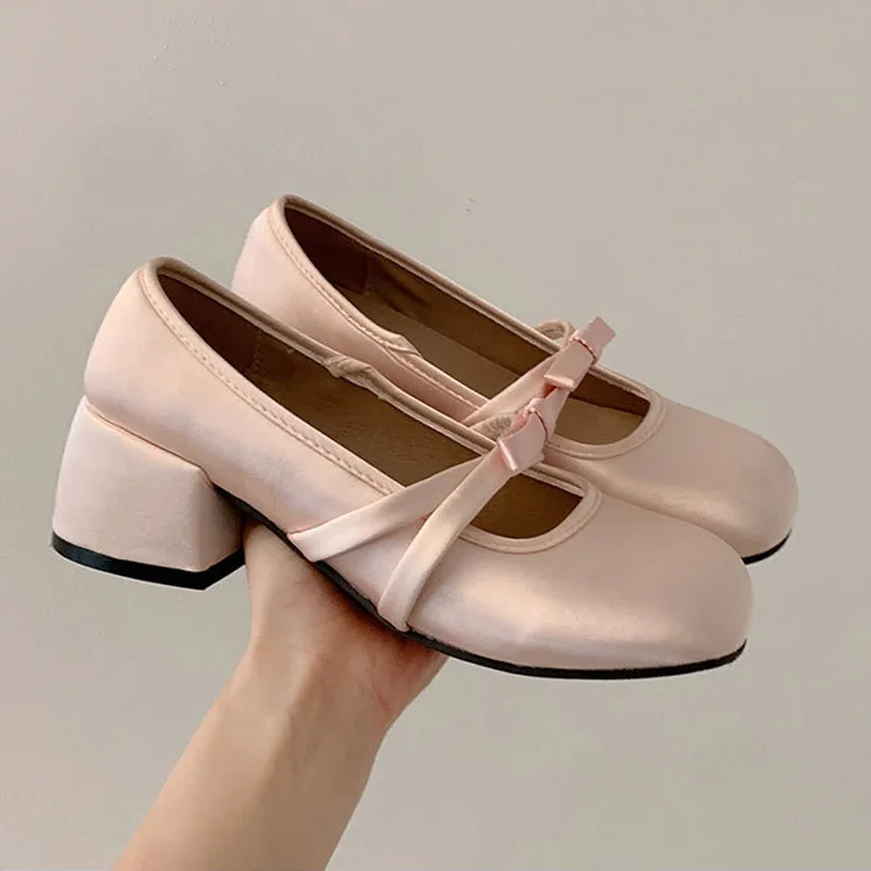 Nieuwe Vrouwen Hakken Glanzend Satijn Ballet Dunne Schoenen Zoete Ronde Neus Ondiepe Strik Lint Mary Jane Roze Hakken Meisjes Mooie Lolita Schoenen